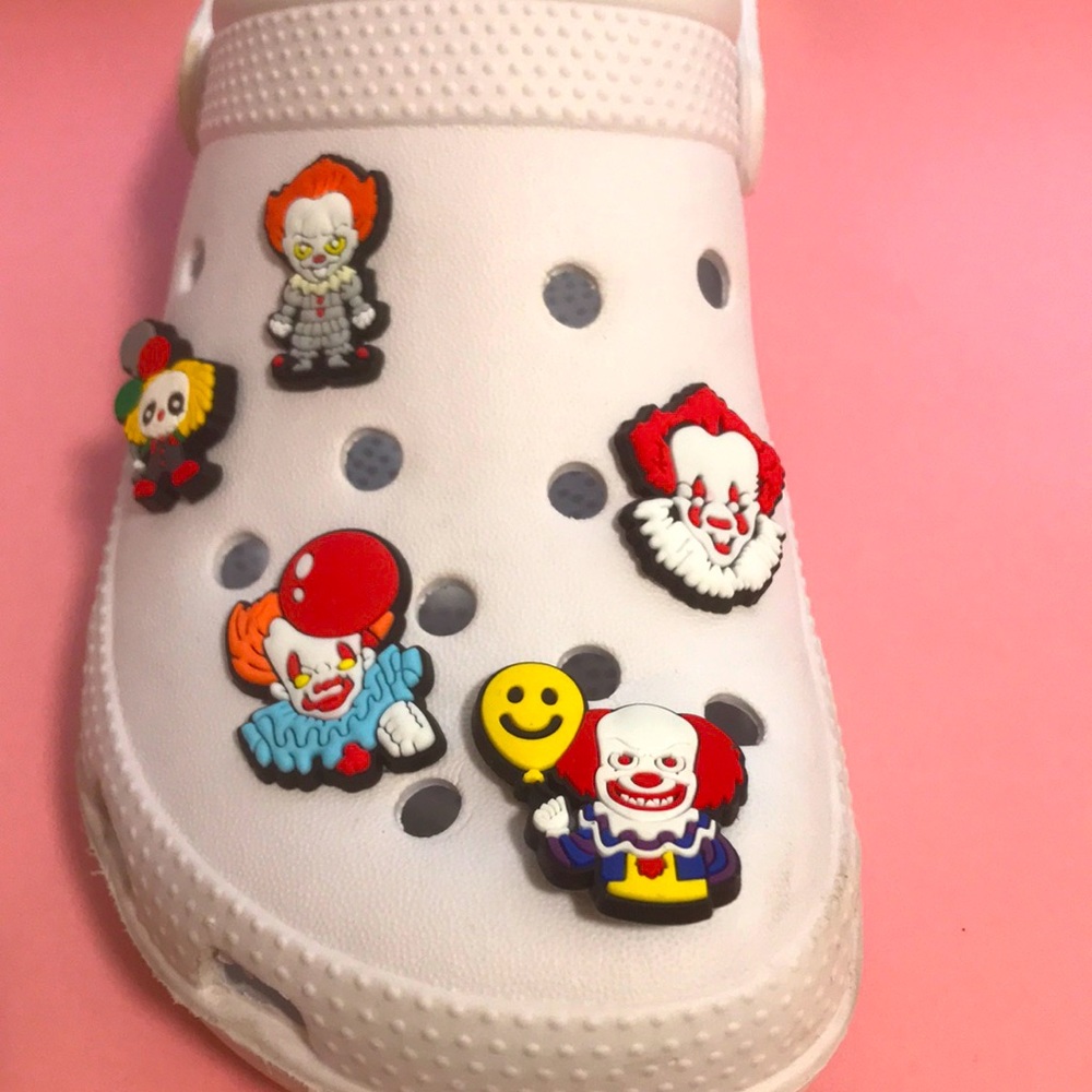 Horror Clown Croc Charms! There is 5 pieces!